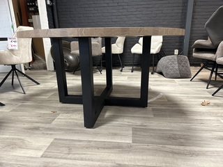 Eetkamertafel rond Albanië Rond, Espresso